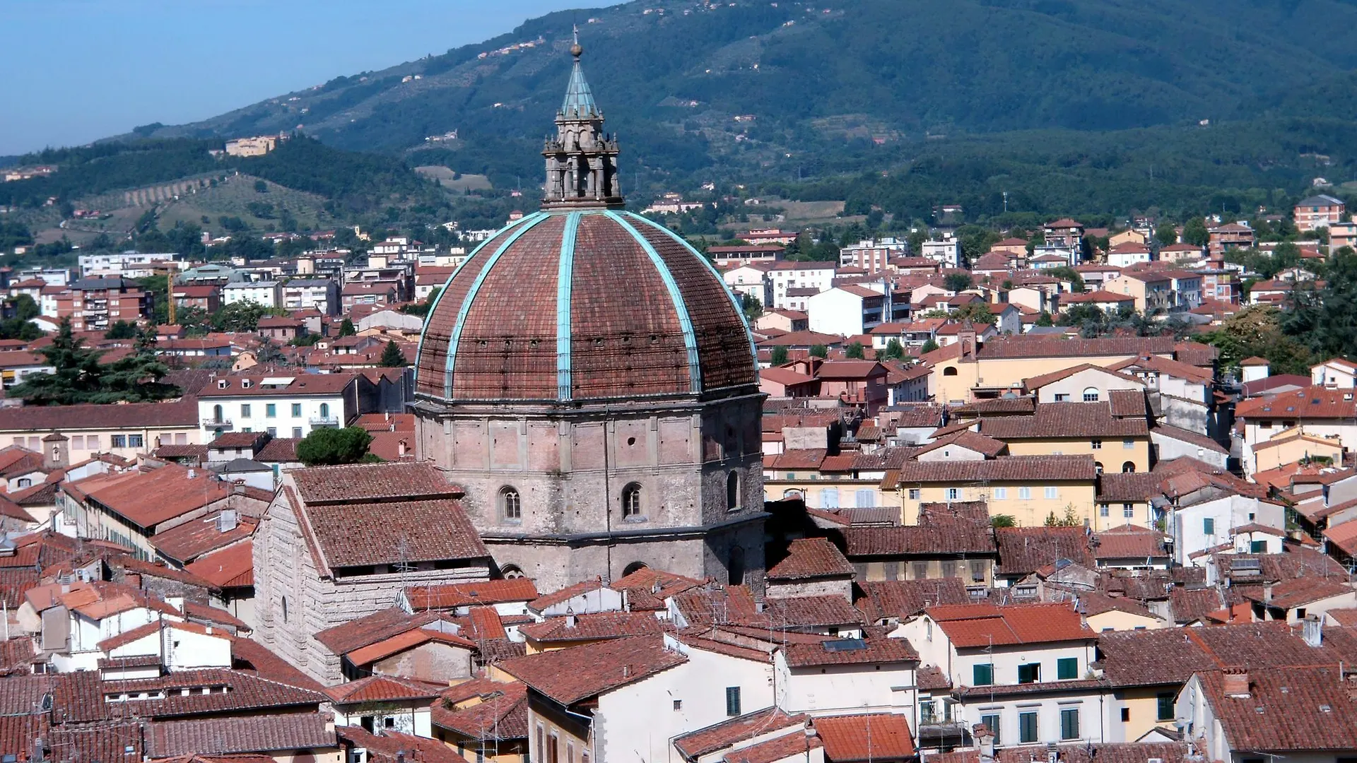 Apartments In Pistoia